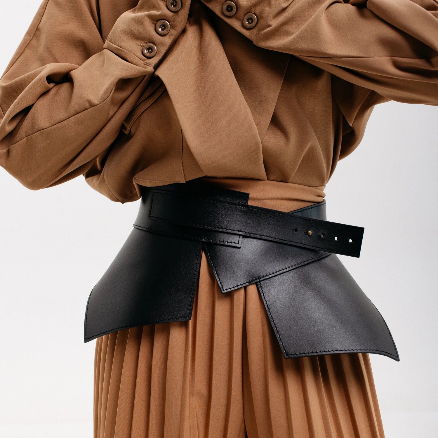 Leather Basque Belt Wing ELLE — Handmade Leather Basque for Women | Brunetka Harness